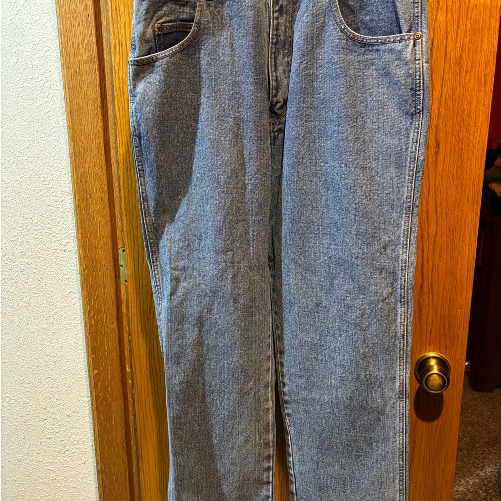 New with tags Classic Relaxed Fit Blue Jeans